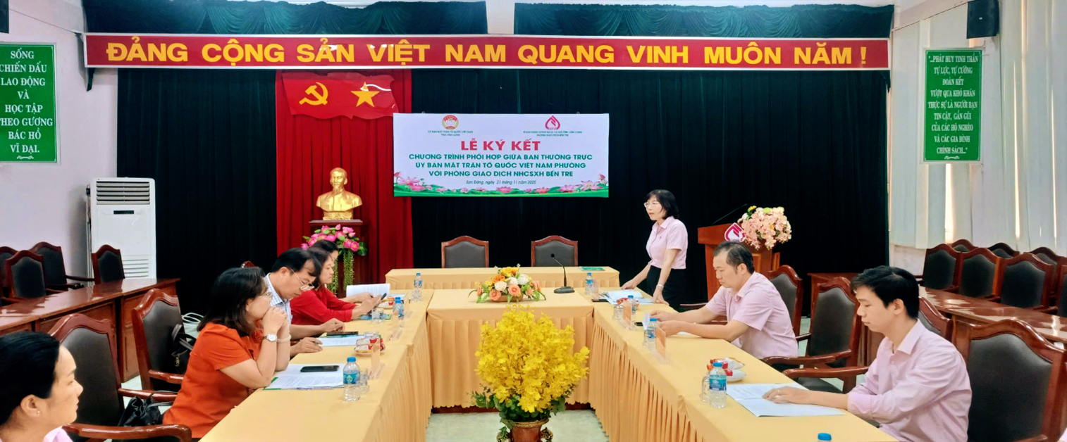 Ký kết Chương trình phối hợp giữa Ban Thường trực Ủy ban Mặt trận Tổ quốc Việt Nam các phường với Phòng giao dịch Ngân hàng Chính sách xã hội Bến Tre